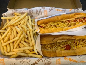 Caixa Casal 2 Dog tradicional + fritas (250 gramas)