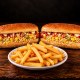 2 Dogs Tradicional + Fritas pequena